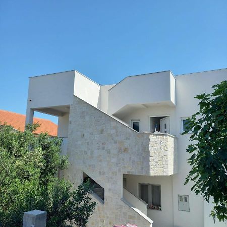 Apartments M & L 穆泰尔岛 外观 照片