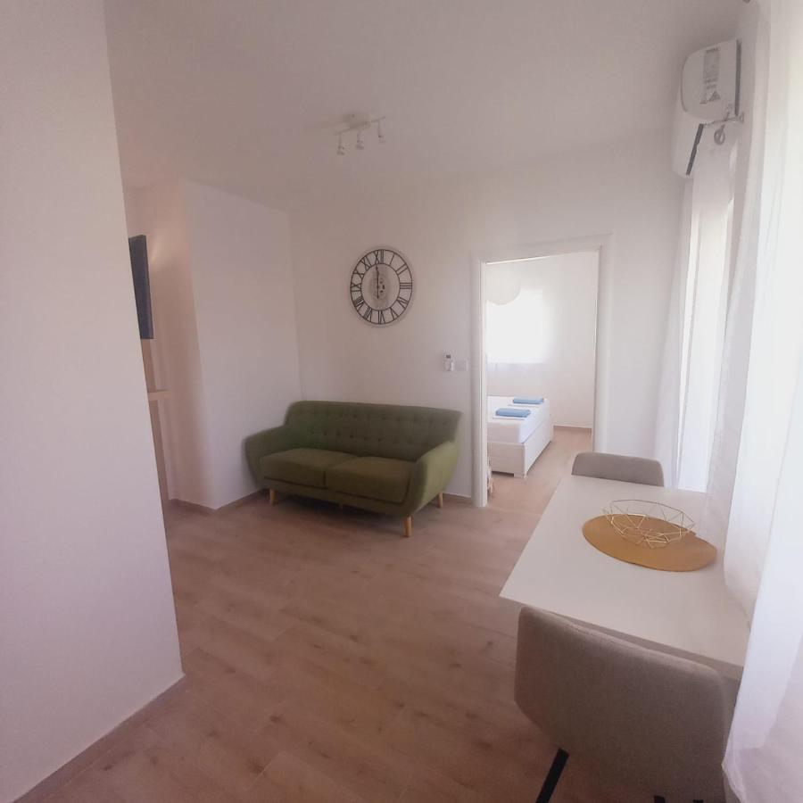 Apartments M & L 穆泰尔岛 外观 照片